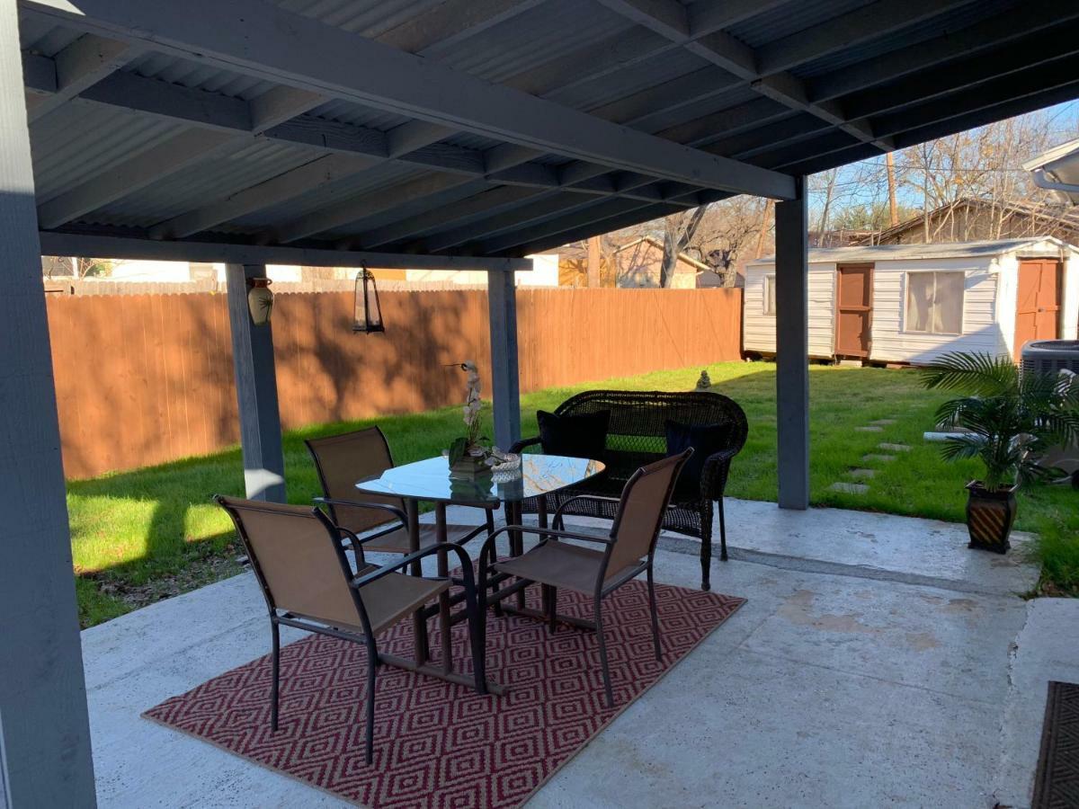 Oasis Near Dfw Airport With Mediterranean Setting Irving Exterior foto