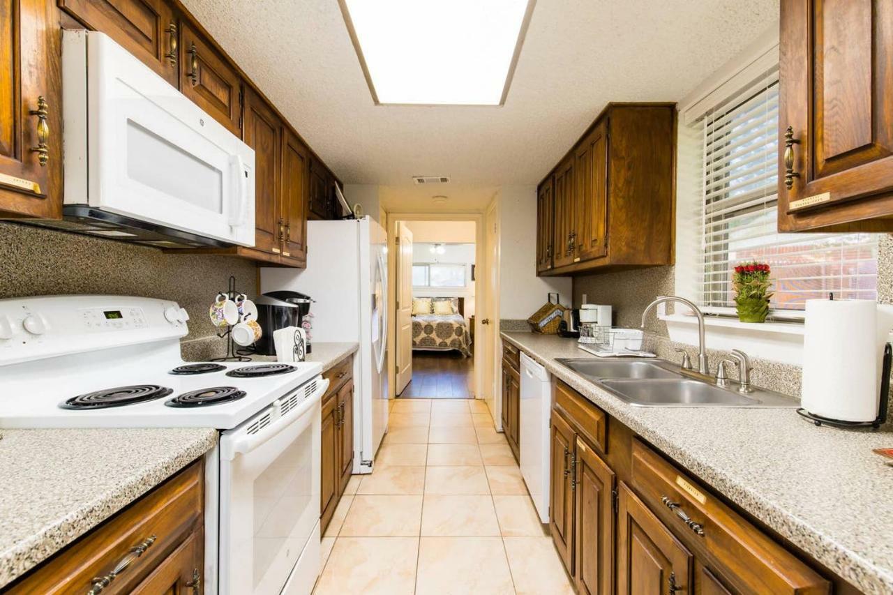 Oasis Near Dfw Airport With Mediterranean Setting Irving Exterior foto